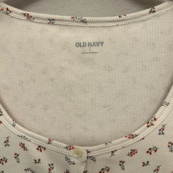 Old Navy White Floral Button-Up Blouse - Picture 2 of 5